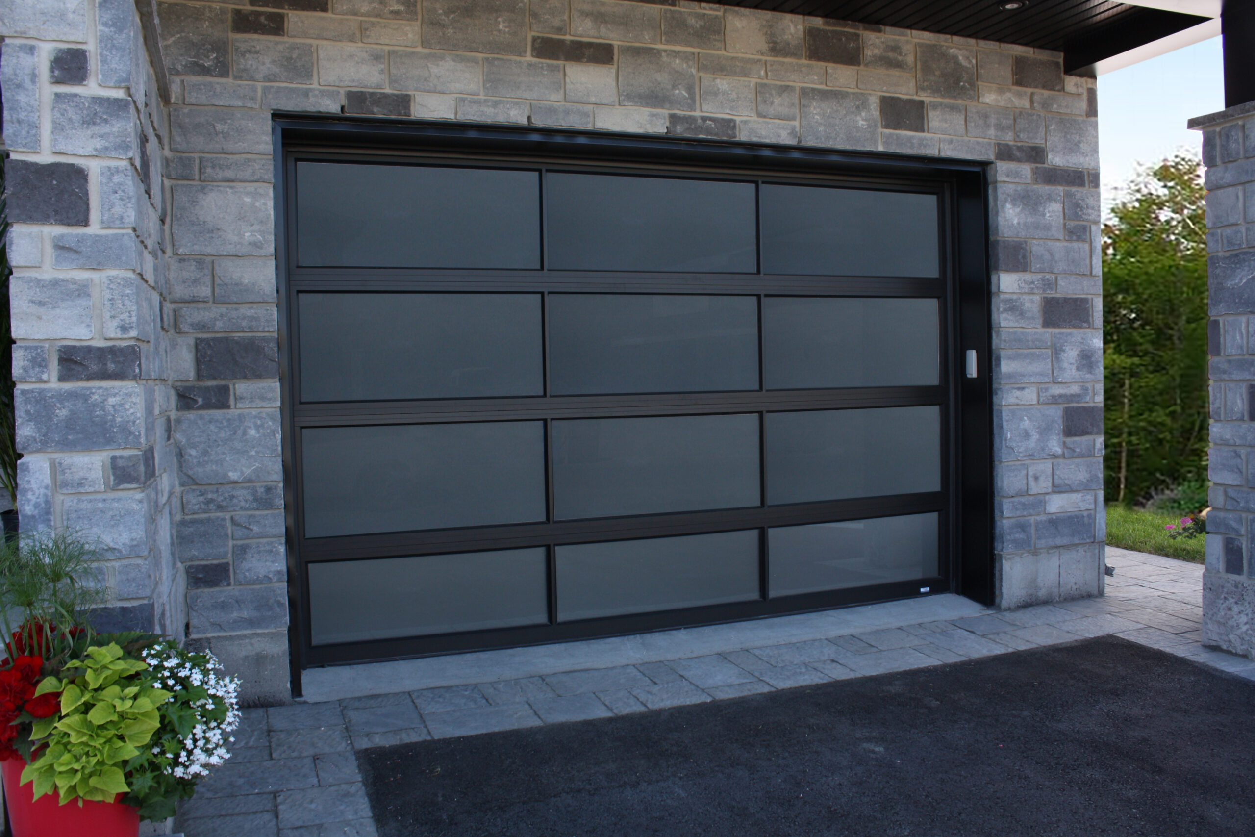 Garage Door: Full View (Panoramic)