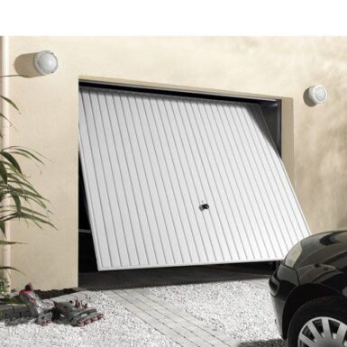 Guide pratique : tout pour acheter LA bonne porte de garage • Garex Guide pratique - porte basculante blanche.